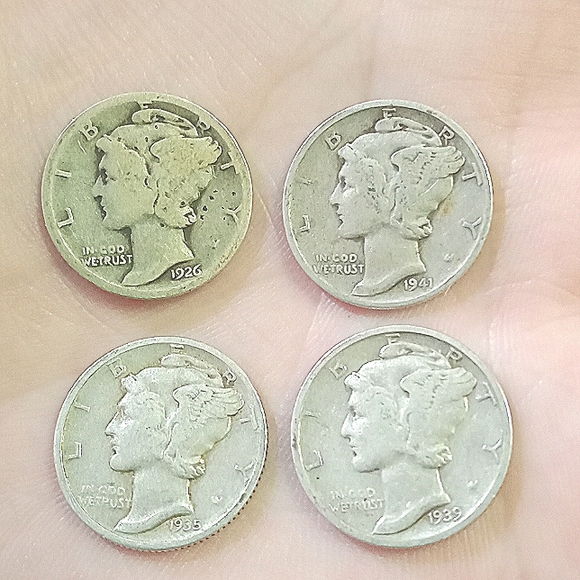 🌟 2pcs Mercury Dimes 1926,1946,1935,1939 90% Silver BU Random Year Vintage Dime - Picture 3 of 4